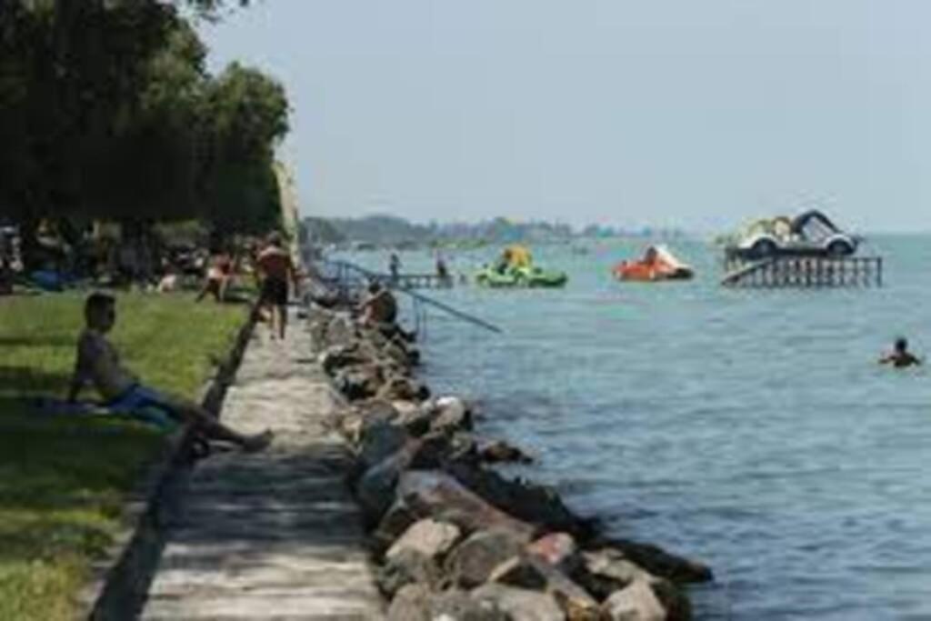 Appartamento Lido di SIÓFOK - ARANYPART - MINDEN 1 PERCRE! Esterno foto